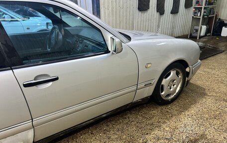 Mercedes-Benz E-Класс, 1998 год, 350 000 рублей, 8 фотография