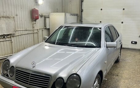 Mercedes-Benz E-Класс, 1998 год, 350 000 рублей, 2 фотография
