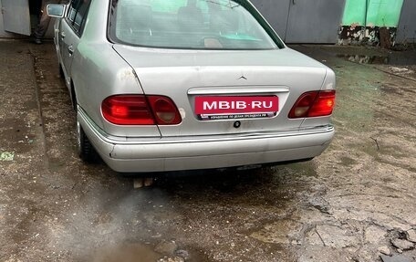 Mercedes-Benz E-Класс, 1998 год, 350 000 рублей, 15 фотография