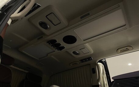 Mercedes-Benz V-Класс, 2023 год, 35 640 000 рублей, 2 фотография