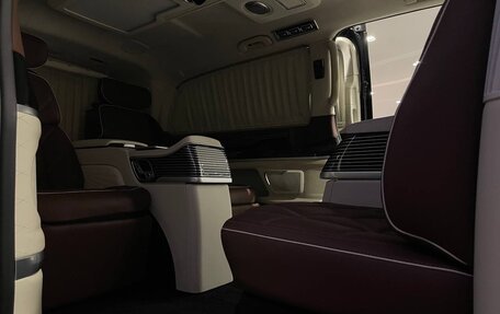 Mercedes-Benz V-Класс, 2023 год, 35 640 000 рублей, 3 фотография