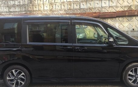 Honda Stepwgn IV, 2017 год, 2 230 000 рублей, 5 фотография