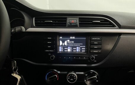 KIA Rio IV, 2018 год, 999 000 рублей, 14 фотография