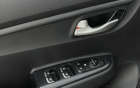 KIA Rio IV, 2021 год, 1 799 000 рублей, 9 фотография