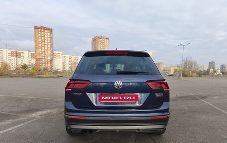 Volkswagen Tiguan II, 2017 год, 2 180 000 рублей, 4 фотография