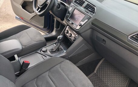 Volkswagen Tiguan II, 2017 год, 2 180 000 рублей, 13 фотография