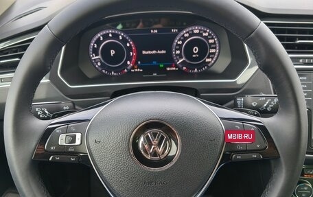 Volkswagen Tiguan II, 2017 год, 2 180 000 рублей, 17 фотография