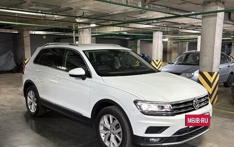 Volkswagen Tiguan II, 2017 год, 2 720 000 рублей, 2 фотография