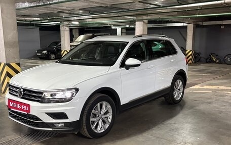 Volkswagen Tiguan II, 2017 год, 2 720 000 рублей, 3 фотография