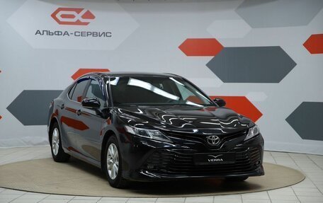 Toyota Camry, 2018 год, 1 890 000 рублей, 3 фотография
