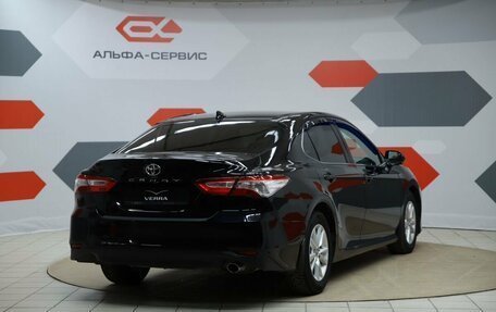 Toyota Camry, 2018 год, 1 890 000 рублей, 5 фотография
