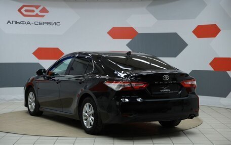 Toyota Camry, 2018 год, 1 890 000 рублей, 7 фотография