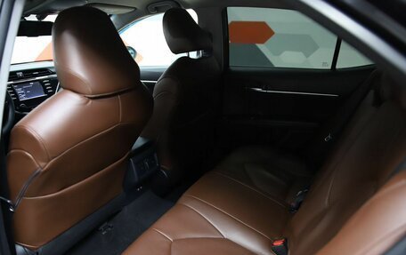Toyota Camry, 2018 год, 1 890 000 рублей, 14 фотография