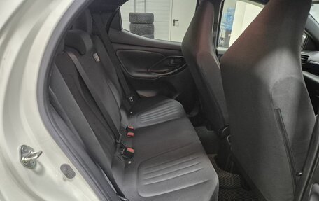 Toyota Yaris, 2020 год, 1 246 000 рублей, 15 фотография