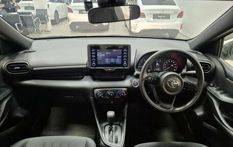 Toyota Yaris, 2020 год, 1 246 000 рублей, 27 фотография