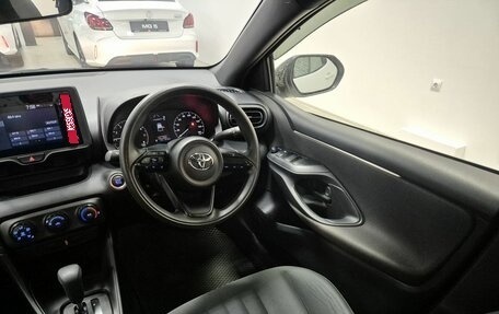 Toyota Yaris, 2020 год, 1 246 000 рублей, 26 фотография