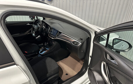 Opel Astra K, 2017 год, 1 199 000 рублей, 13 фотография