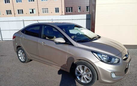 Hyundai Solaris II рестайлинг, 2011 год, 650 000 рублей, 5 фотография