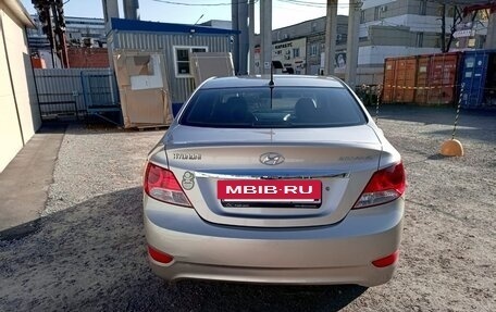 Hyundai Solaris II рестайлинг, 2011 год, 650 000 рублей, 6 фотография