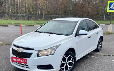 Chevrolet Cruze II, 2011 год, 500 000 рублей, 3 фотография