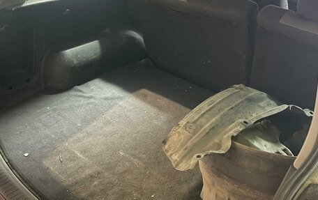 Nissan Wingroad III, 2001 год, 185 000 рублей, 8 фотография