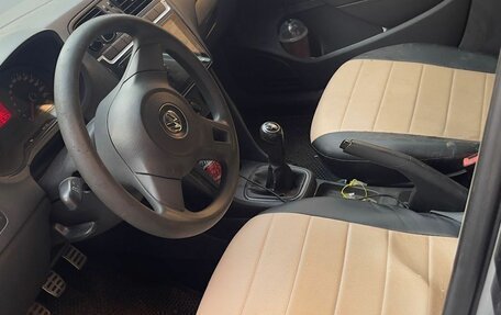 Volkswagen Polo VI (EU Market), 2010 год, 590 000 рублей, 2 фотография