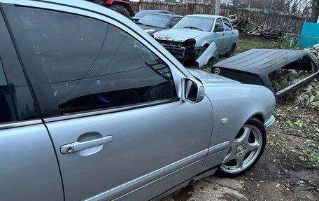 Mercedes-Benz E-Класс, 1996 год, 611 111 рублей, 18 фотография