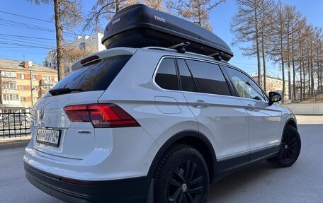 Volkswagen Tiguan II, 2018 год, 3 000 000 рублей, 4 фотография