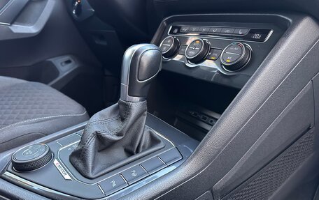 Volkswagen Tiguan II, 2018 год, 3 000 000 рублей, 15 фотография