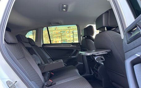 Volkswagen Tiguan II, 2018 год, 3 000 000 рублей, 19 фотография