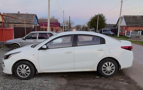 KIA Rio IV, 2017 год, 880 000 рублей, 2 фотография