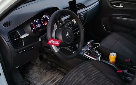 KIA Rio IV, 2017 год, 880 000 рублей, 6 фотография