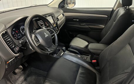 Mitsubishi Outlander III рестайлинг 3, 2012 год, 1 330 000 рублей, 7 фотография