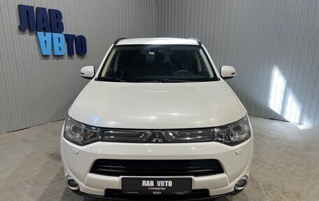 Mitsubishi Outlander III рестайлинг 3, 2012 год, 1 330 000 рублей, 3 фотография