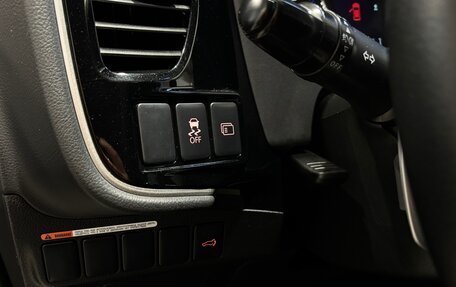 Mitsubishi Outlander III рестайлинг 3, 2012 год, 1 330 000 рублей, 10 фотография