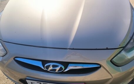 Hyundai Solaris II рестайлинг, 2011 год, 700 000 рублей, 15 фотография