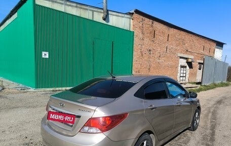 Hyundai Solaris II рестайлинг, 2011 год, 700 000 рублей, 8 фотография