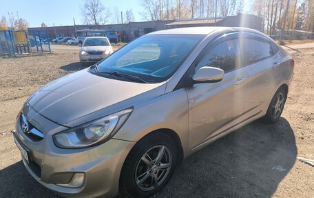 Hyundai Solaris II рестайлинг, 2011 год, 700 000 рублей, 16 фотография
