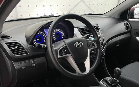 Hyundai Solaris II рестайлинг, 2013 год, 880 000 рублей, 15 фотография