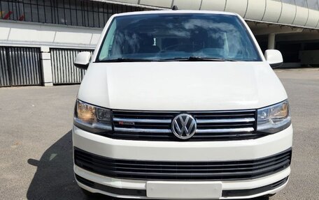 Volkswagen Caravelle T6 рестайлинг, 2019 год, 2 880 000 рублей, 3 фотография