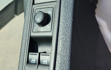 Volkswagen Caravelle T6 рестайлинг, 2019 год, 2 880 000 рублей, 11 фотография