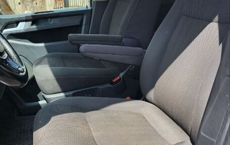 Volkswagen Caravelle T6 рестайлинг, 2019 год, 2 880 000 рублей, 12 фотография