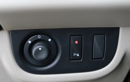 Renault Logan II, 2014 год, 800 000 рублей, 10 фотография