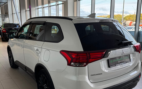 Mitsubishi Outlander III рестайлинг 3, 2020 год, 2 534 000 рублей, 6 фотография