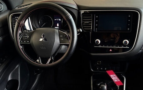 Mitsubishi Outlander III рестайлинг 3, 2020 год, 2 534 000 рублей, 14 фотография