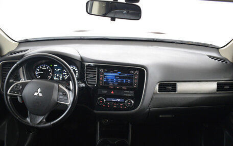 Mitsubishi Outlander III рестайлинг 3, 2014 год, 1 469 000 рублей, 5 фотография