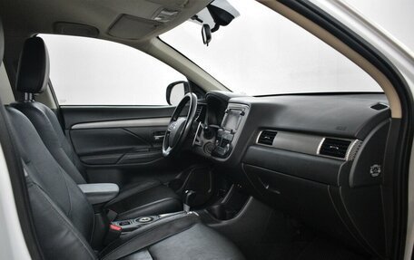 Mitsubishi Outlander III рестайлинг 3, 2014 год, 1 469 000 рублей, 12 фотография