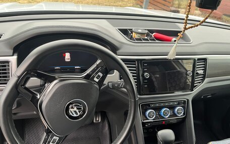 Volkswagen Teramont I, 2018 год, 3 600 000 рублей, 14 фотография