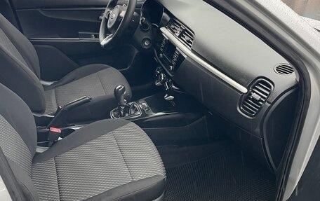 KIA Rio IV, 2018 год, 770 000 рублей, 10 фотография