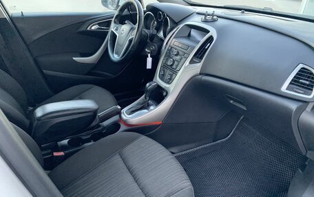 Opel Astra J, 2011 год, 640 000 рублей, 13 фотография